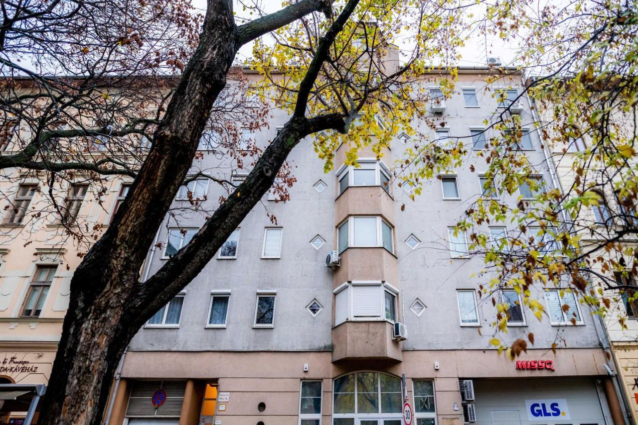 Floral Apartment - New In Town Budapeste Exterior foto