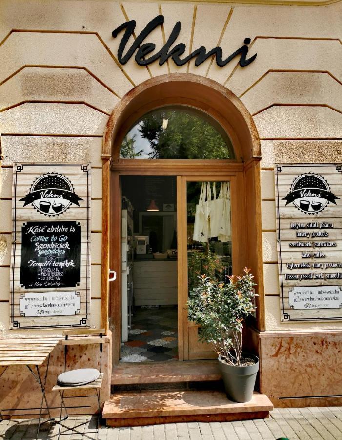 Floral Apartment - New In Town Budapeste Exterior foto